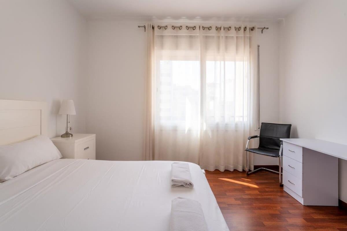 Eixample - Bright And Modern 4bd Only For Families Or Business Groups Appartement